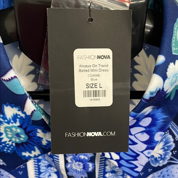 NWT Fashion Nova Blue and White Floral Dress - Picture 11 of 16
